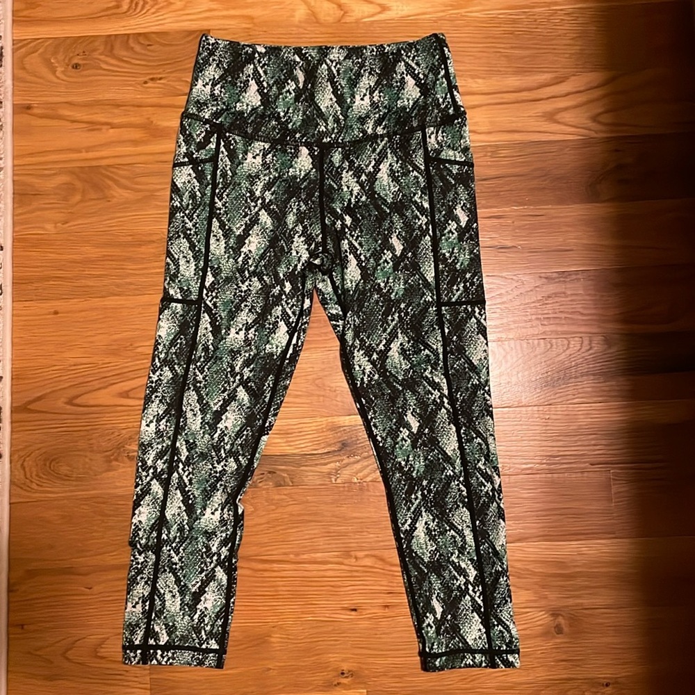 CVG capri leggings XS